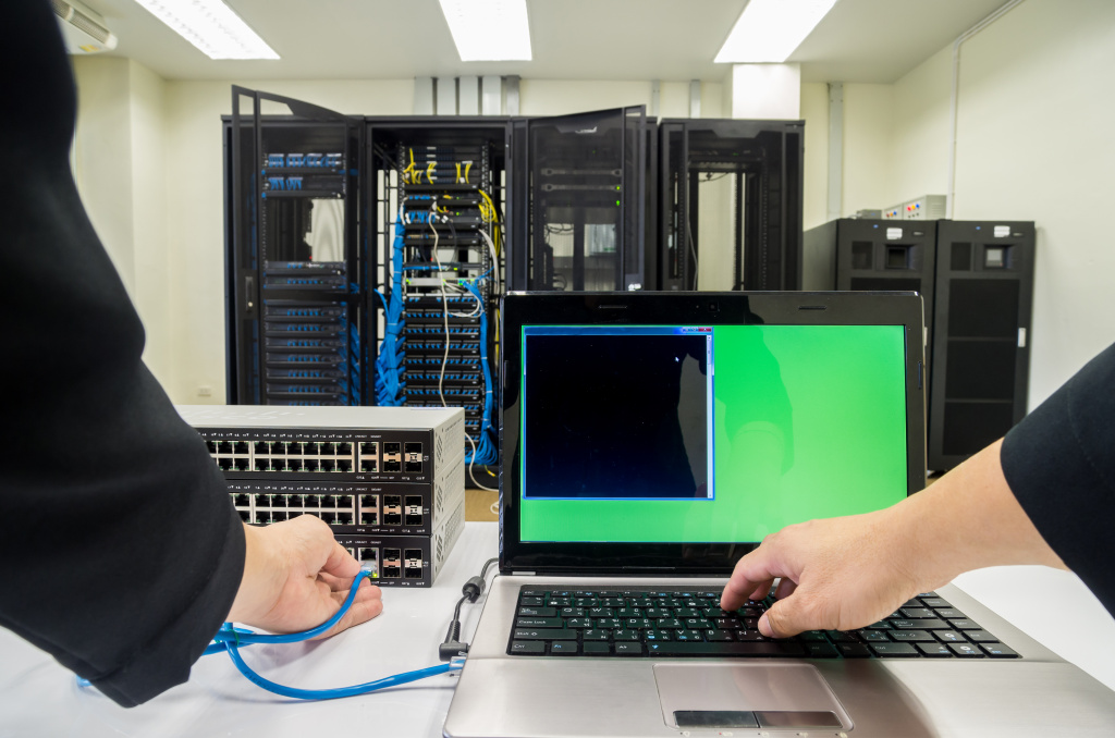 sbline-business-telecom-service-stok_server_noutbook.jpg sbline-business-telecom-service-stok_server_noutbook.jpg